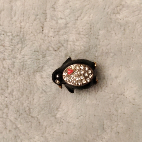 CUTE🫶PENGUIN 🐧 PANDORA CHARM💎 DIAMOND BELLY WITH RED ♥️ HEART✨ - Picture 3 of 7